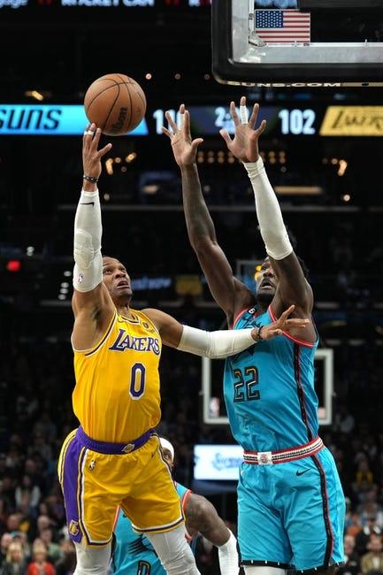 洛杉矶湖人队对阵菲尼克斯太阳队 12/19/22 - NBA推荐和预测