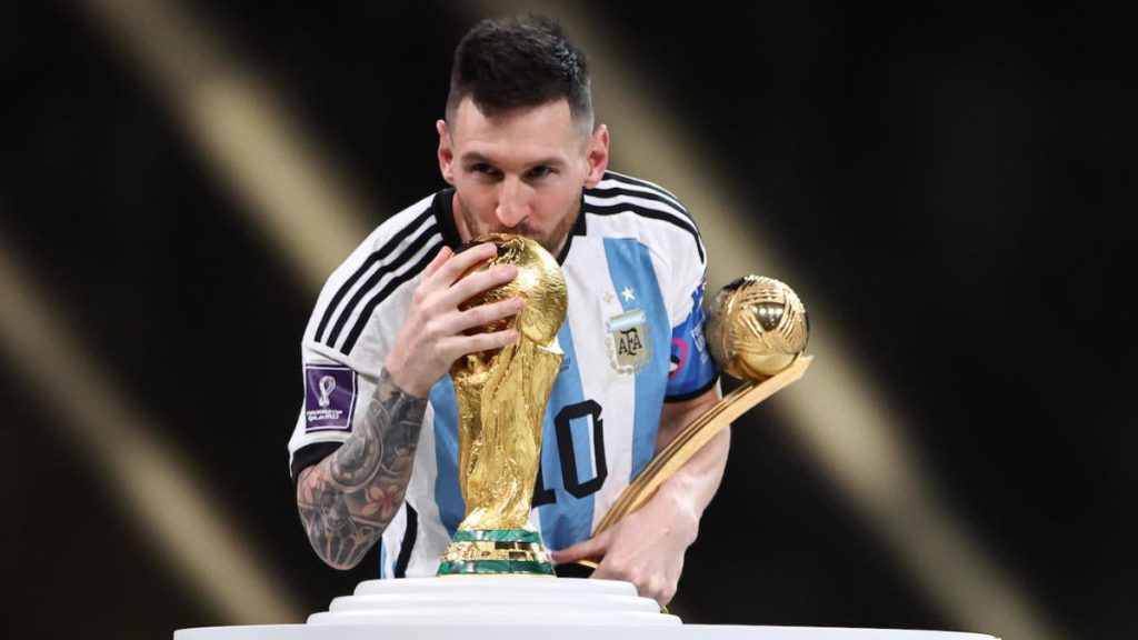 阿根廷赢得2022年世界杯，梅西得到了他应得的决定性的梦想结局