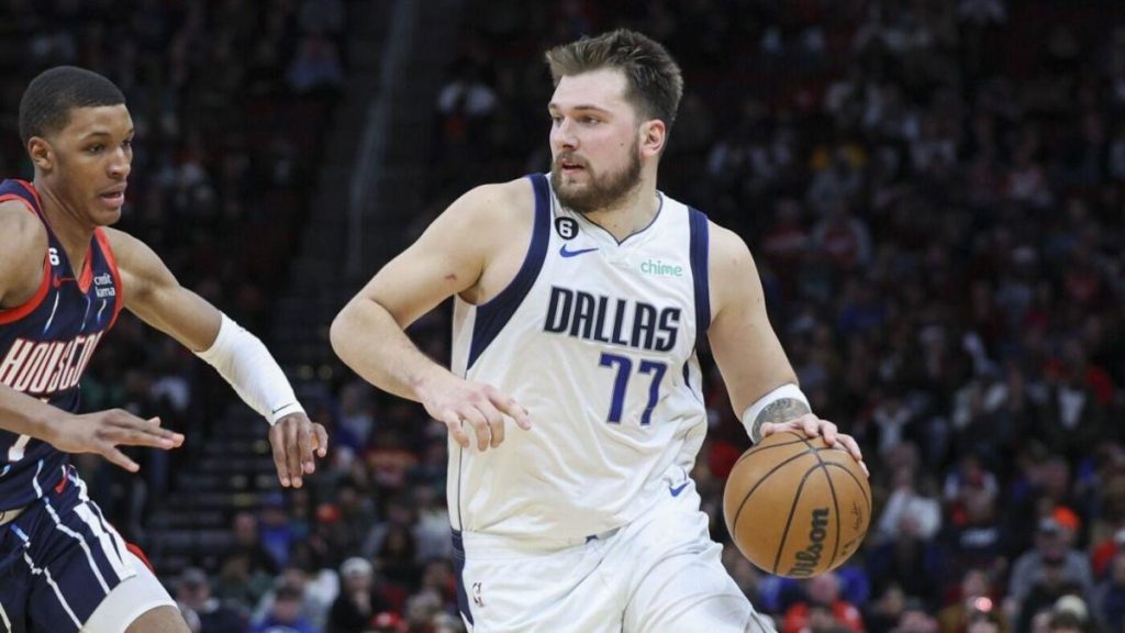 太阳队对小牛队的预测，赔率，线，让分：2023年NBA盘口选择，1月26日的最佳赌注，来自资深的模型