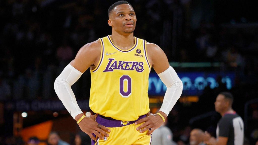 2023年NBA交易截止日追踪,湖人转移拉塞尔-威斯布鲁克，获得丹吉洛-拉塞尔,尼克斯获得约什-哈特