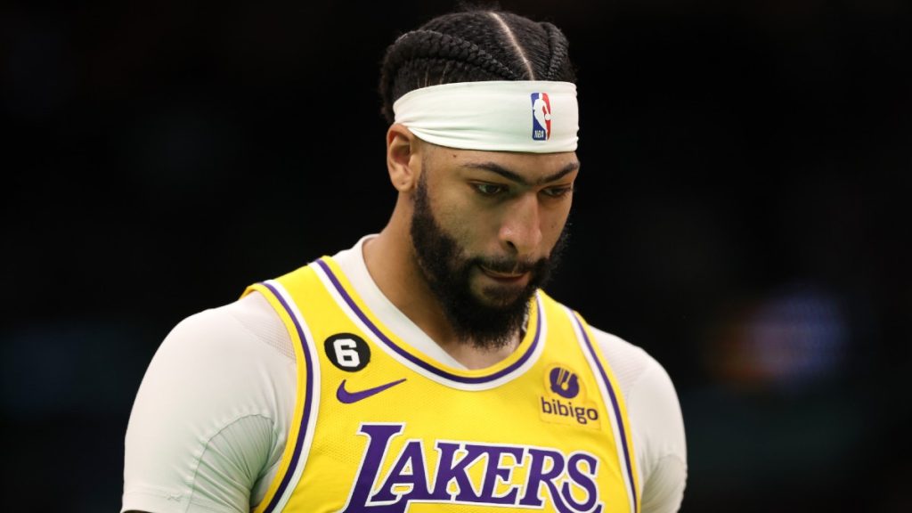 NBA球员预测与专家推荐：如何在湖人对尼克斯（1月31日）中投注安东尼-戴维斯？