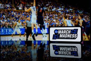 疯狂三月四强赛的最佳奖金：解锁UConn vs. Miami Florida的大优惠