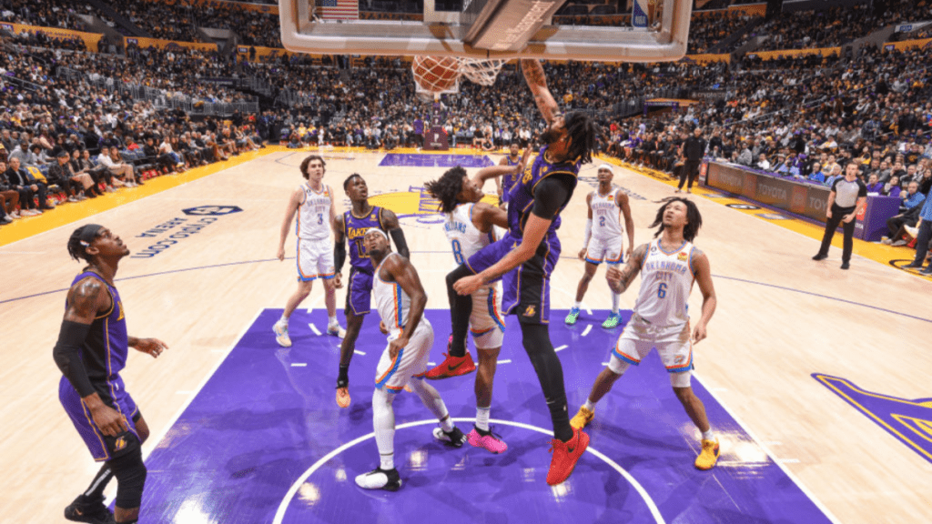 NBA西部季后赛图片： 湖人队距离前六名的种子只差一场比赛,太阳队滑落到快船队后面